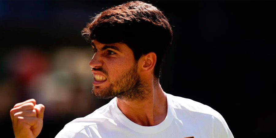 Alcaraz solventa las semis en 4 sets y ya espera a Sinner en la final de Wimbledon (6-4, 5-7, 6-3, 7-6) | VIDEO-RESUMEN